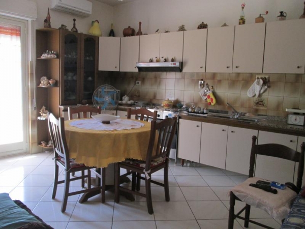 Appartamento e terreno in vendita a Licata